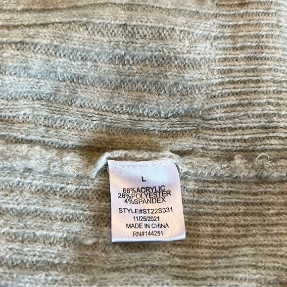 Chloe + Cyrus girls sage green hooded long sleeve sweater Size L New - Picture 3 of 9